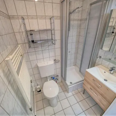 - Haus C, App 0c1004 *