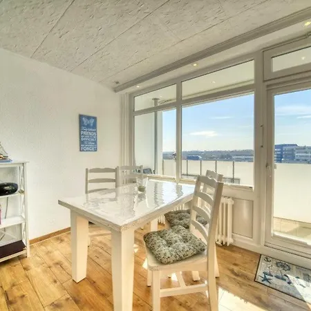 - Haus C, App 0c1004 Apartment