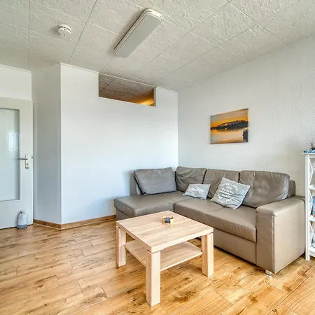 - Haus C, App 0c1004 *